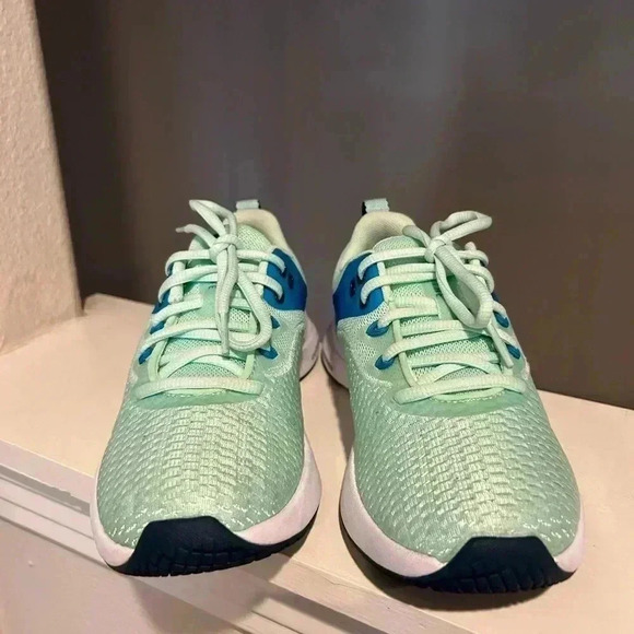 Size 6.5 UNDER ARMOUR WOMEN BREATHE TR 3 GREEN/WHT RUNNING SHOES New No Box - Picture 7 of 9